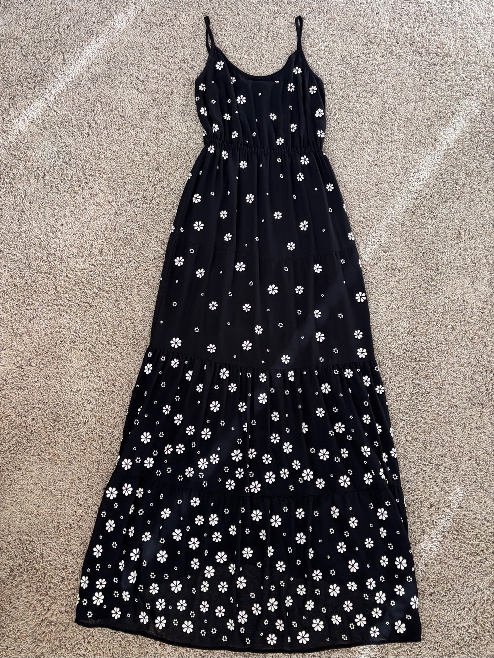 MICHAEL Michael Kors Black and White Daisy Floral Print Smocked Maxi Dress - Picture 3 of 7
